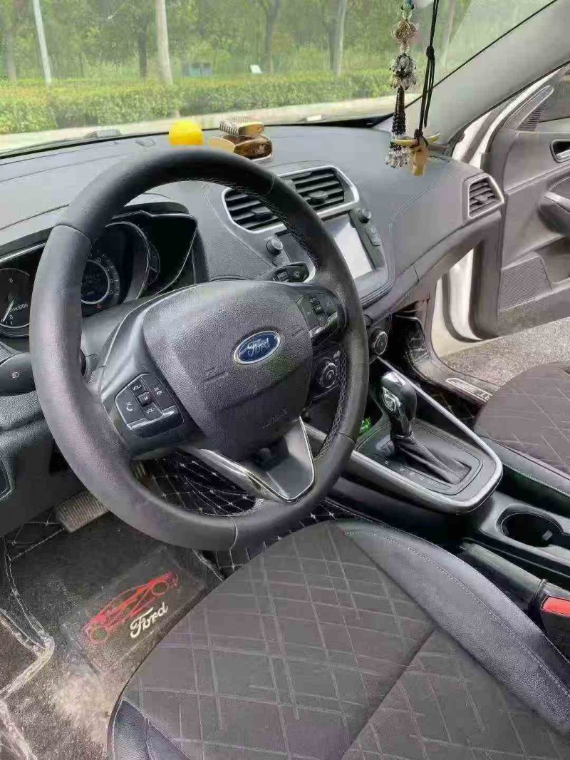 淮安20年福特福睿斯6