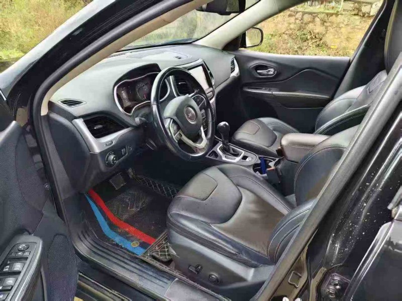 临沧21年Jeep自由光4