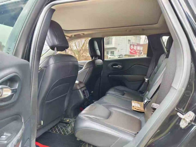 临沧21年Jeep自由光6