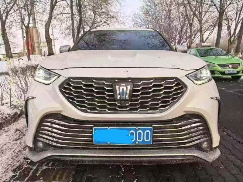 鹤壁23年丰田皇冠1