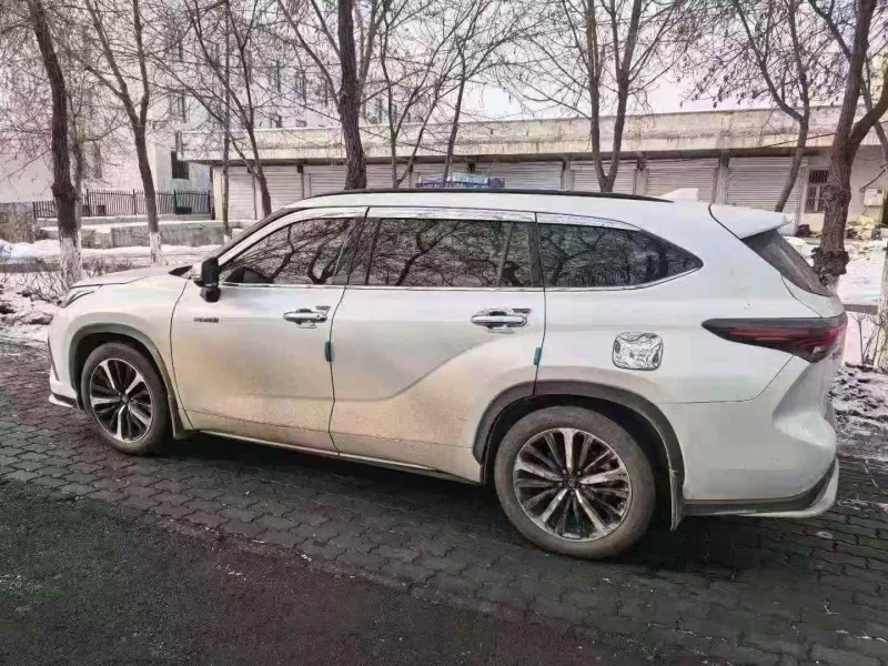 鹤壁23年丰田皇冠7