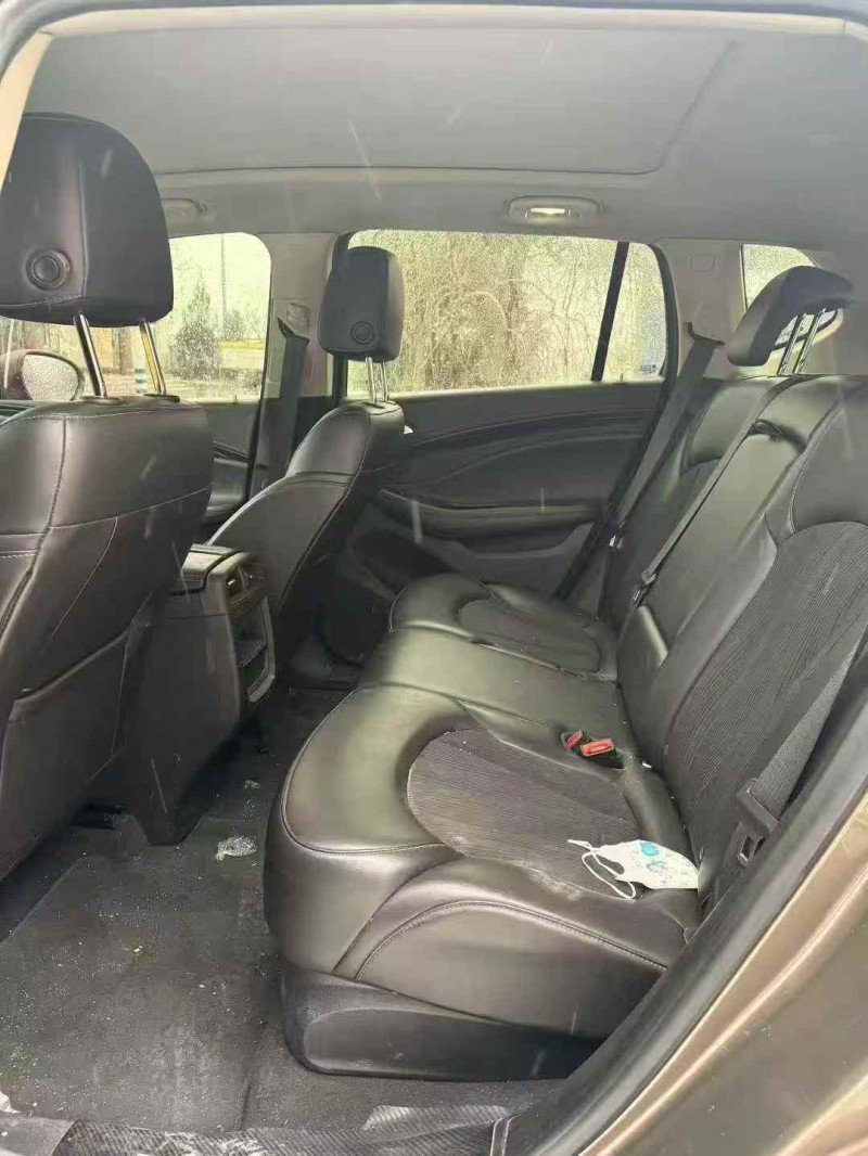 潍坊18年别克昂科威5