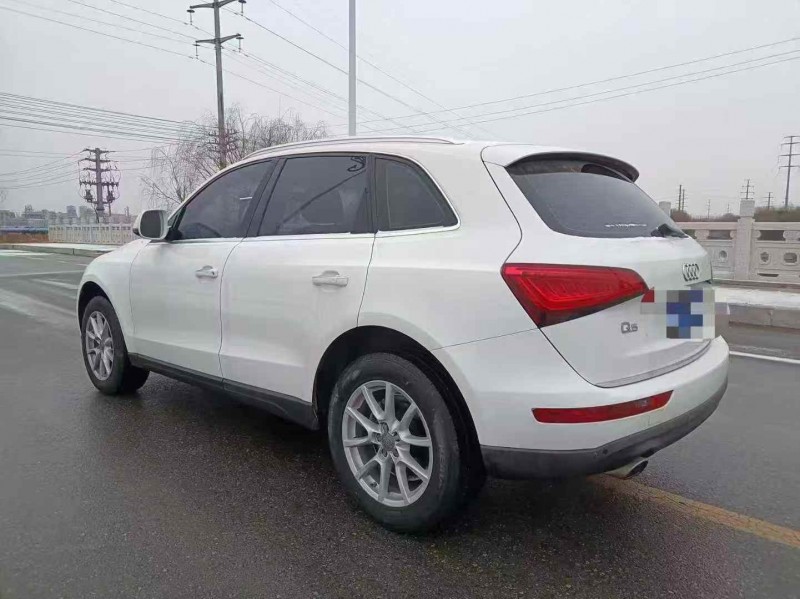 济宁16年奥迪Q37