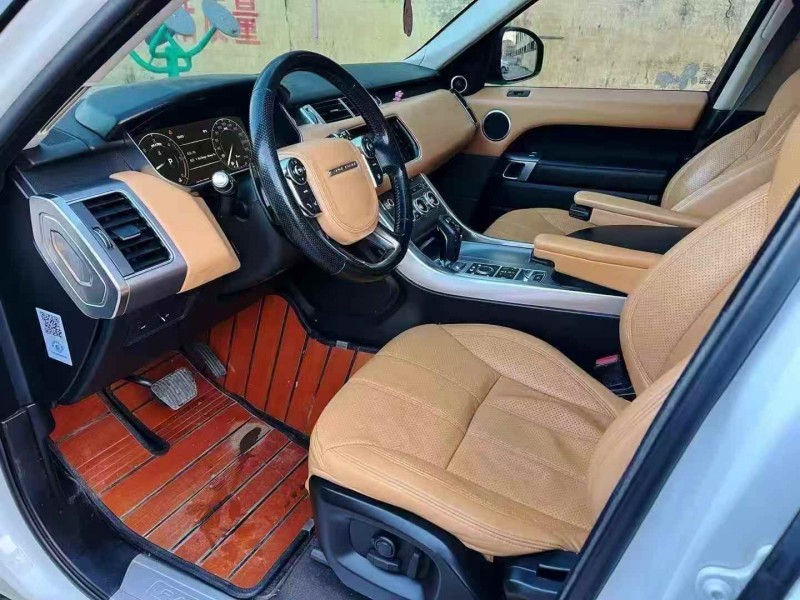 济宁17年路虎揽胜运动4