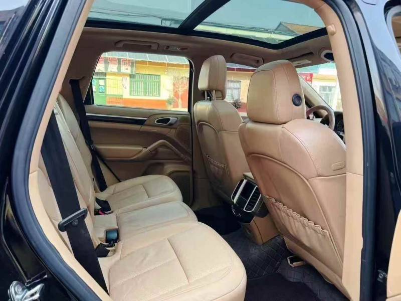 潍坊12年保时捷卡宴8