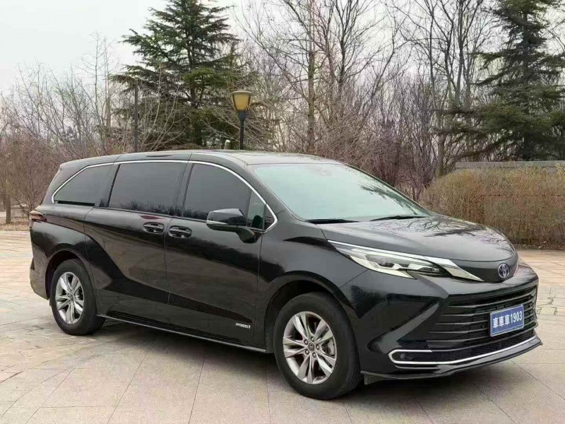 潍坊23年丰田塞纳2