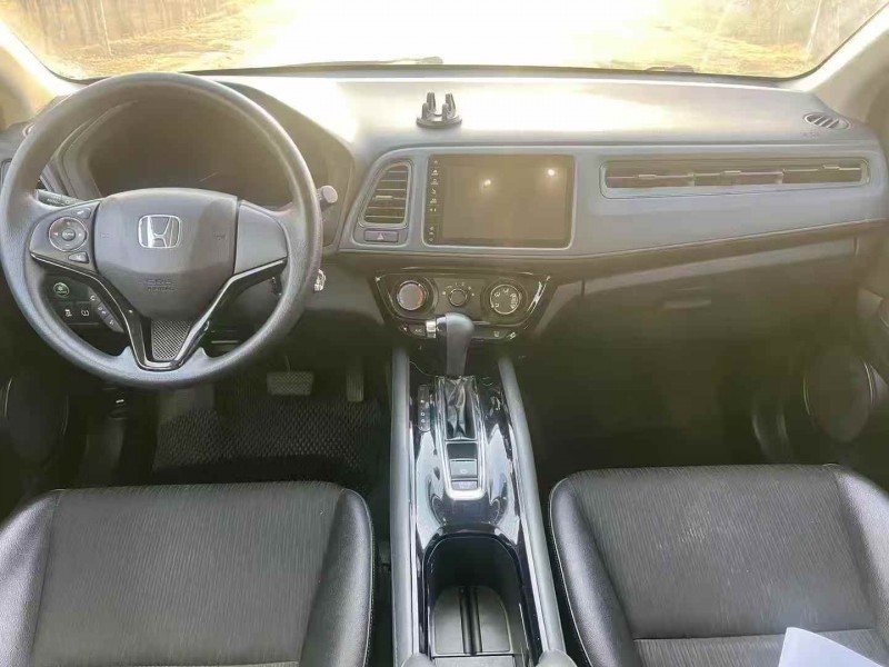 泰安22年本田缤智9