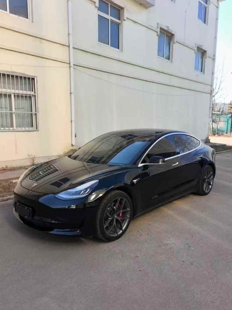 济宁20年特斯拉MODEL 33