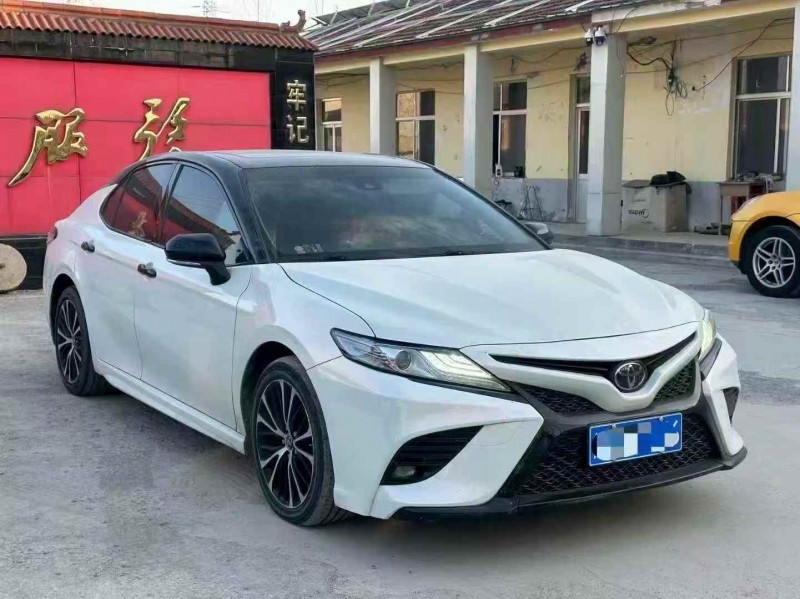 泰安18年丰田凯美瑞3
