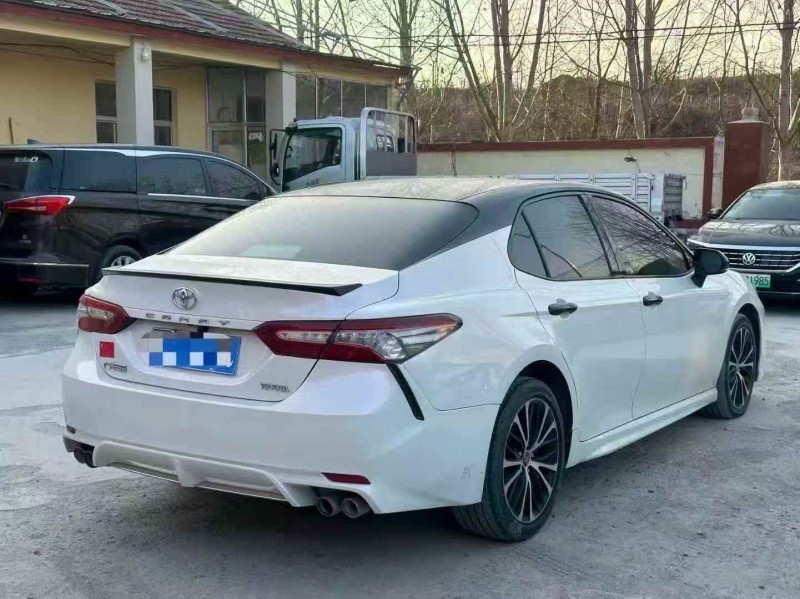 泰安18年丰田凯美瑞6