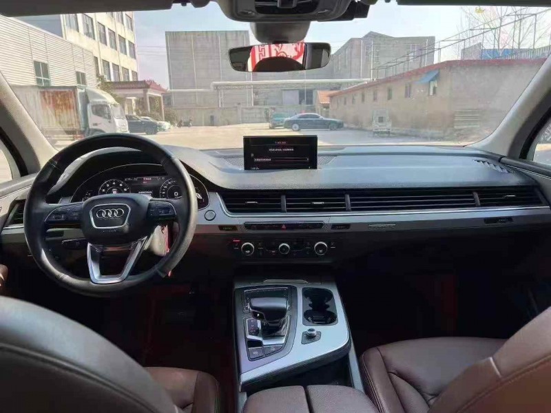 济宁19年奥迪Q74