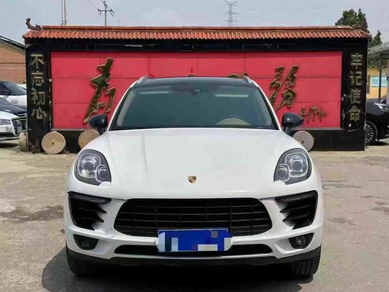 威海17年保时捷Macan1