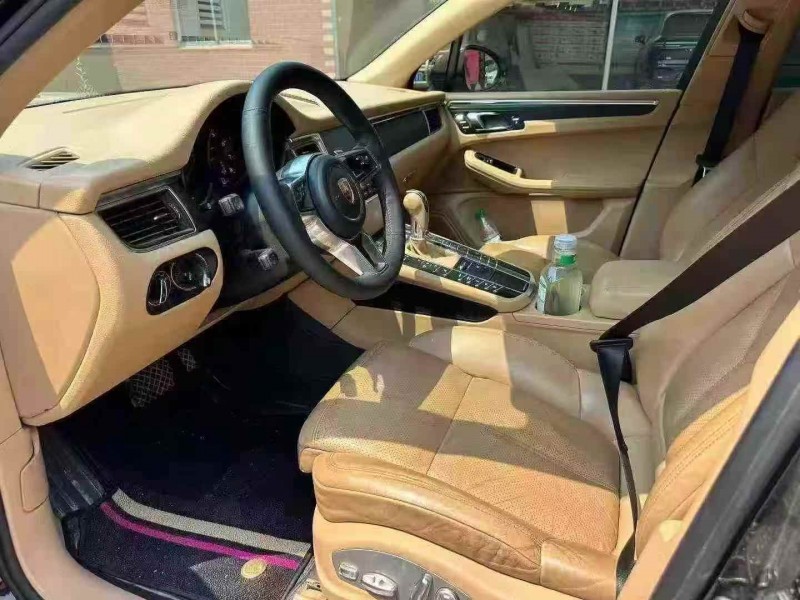 威海17年保时捷Macan9