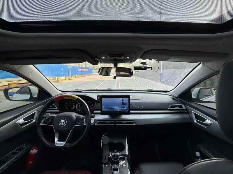 东营23年比亚迪秦8