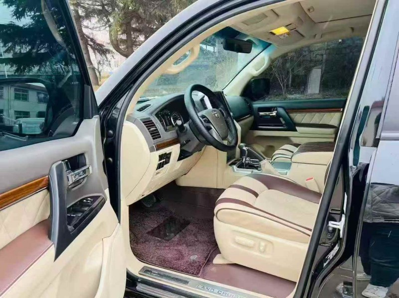 淄博19年丰田兰德酷路泽4