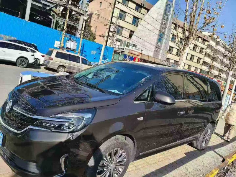 鹤壁22年别克GL82