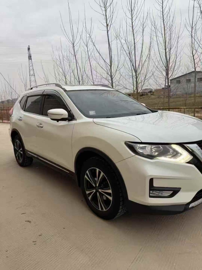 菏泽18年日产奇骏2