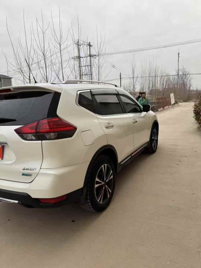 菏泽18年日产奇骏8