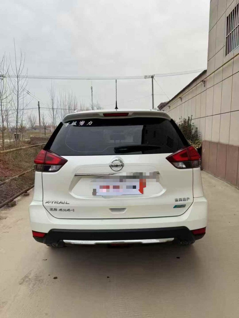 菏泽18年日产奇骏9