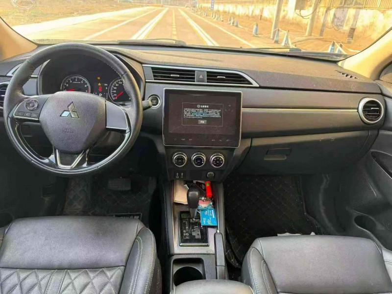 潍坊17年三菱劲炫6