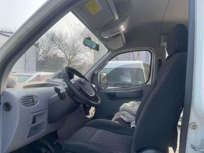 衡阳21年大通V806