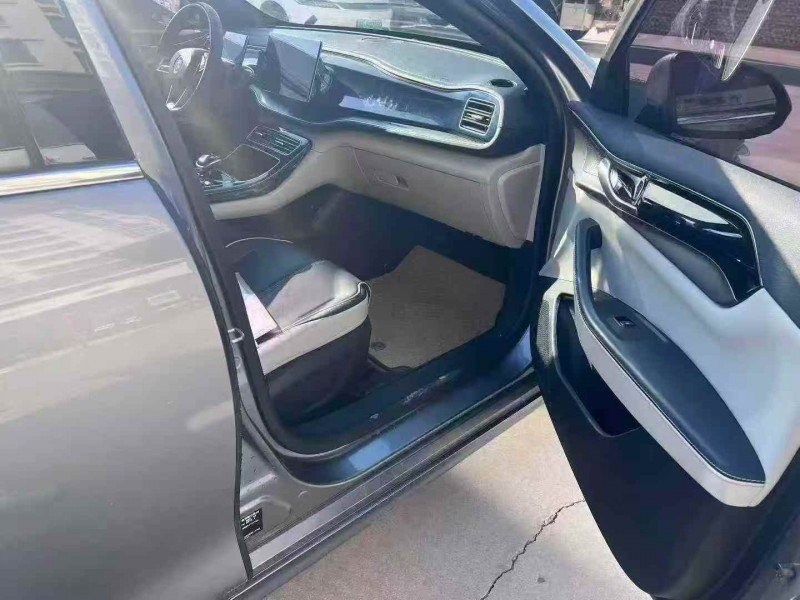 张家口23年比亚迪秦5