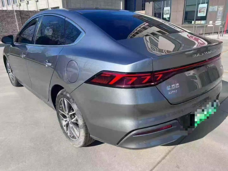 张家口23年比亚迪秦8