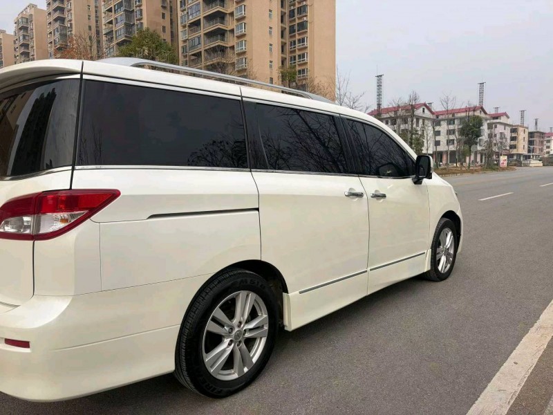 娄底18年日产贵士8