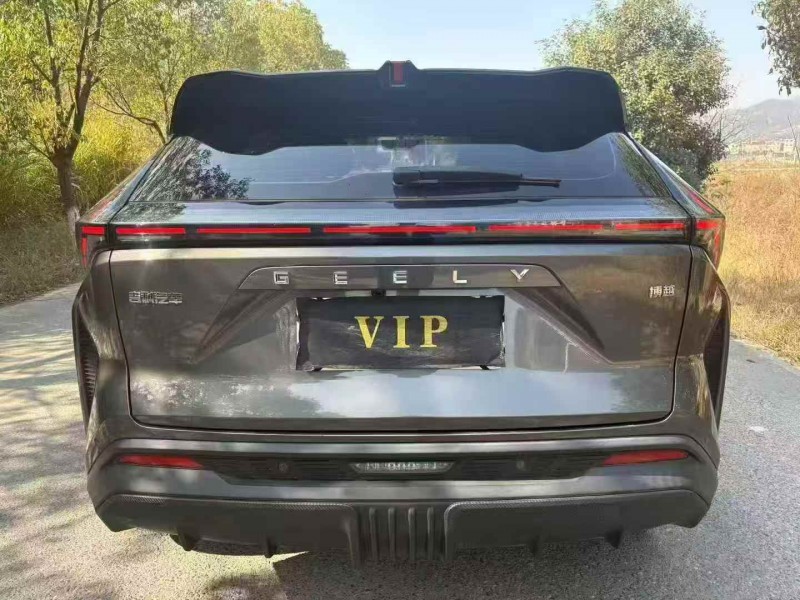 吉安24年吉利博越9