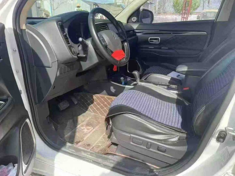 焦作22年三菱欧蓝德4