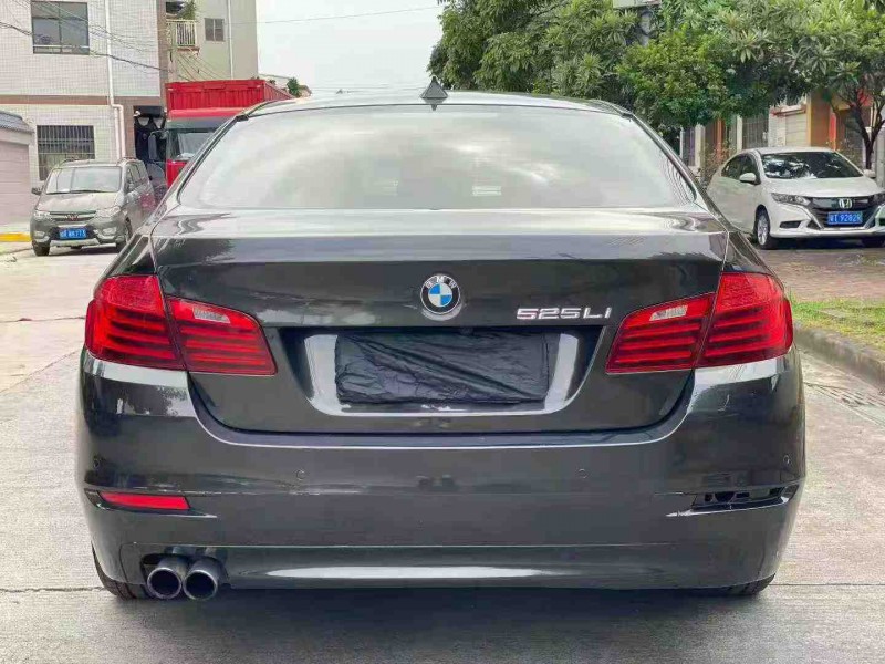 中山15年宝马5系9