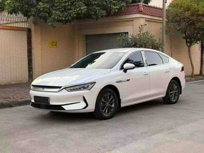 中山23年比亚迪秦3