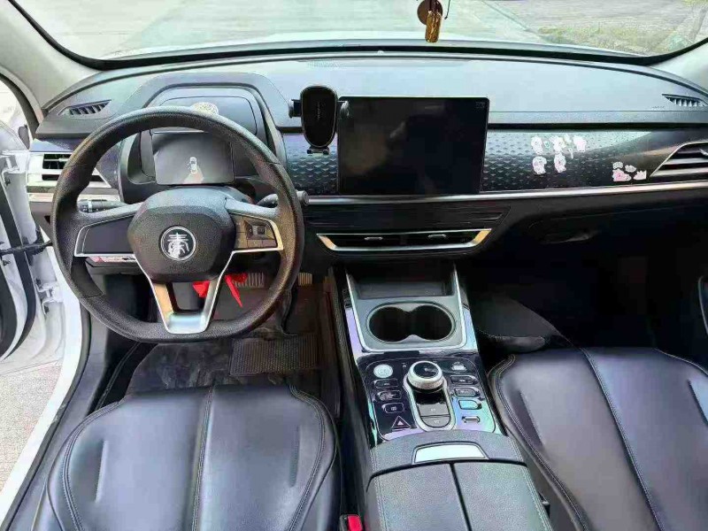 中山23年比亚迪秦5