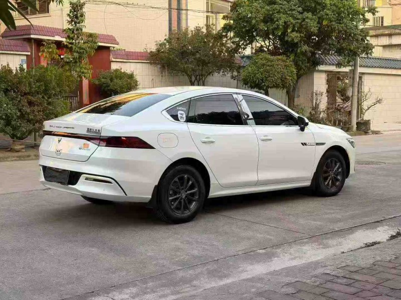 中山23年比亚迪秦7