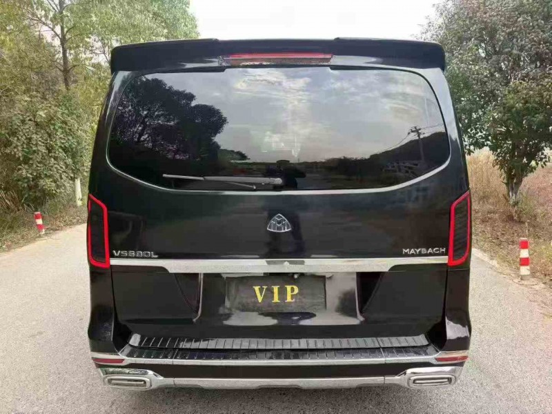 赣州17年奔驰威霆9