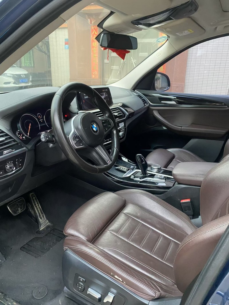 中山19年宝马X36