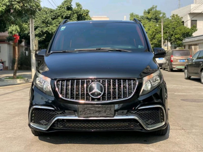 中山19年奔驰威霆1