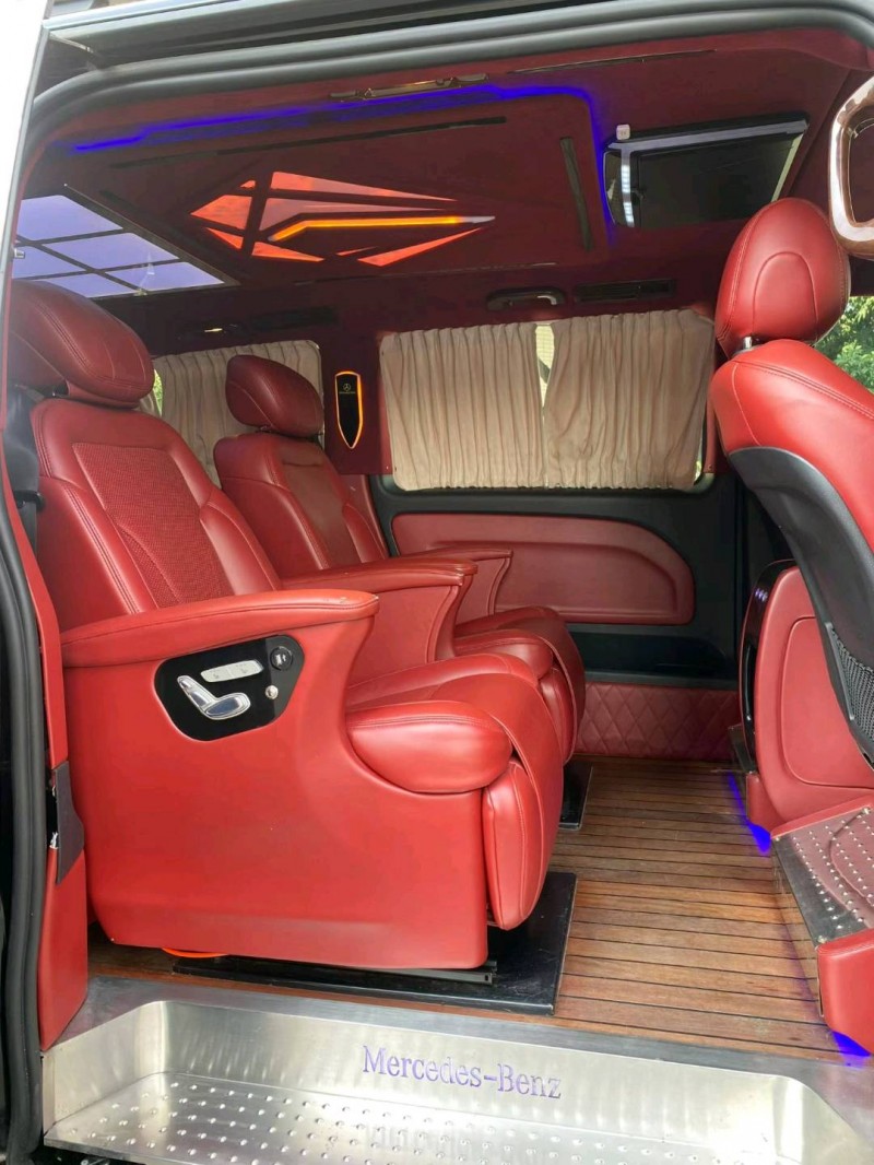 中山19年奔驰威霆5