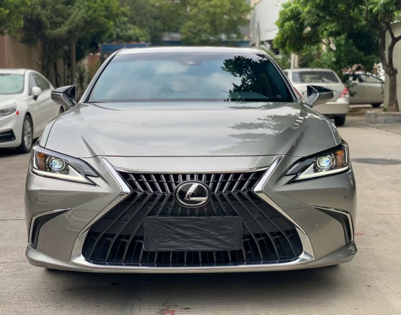 中山23年雷克萨斯ES1