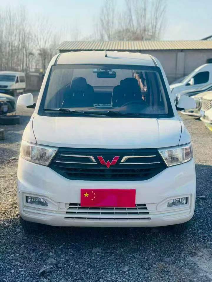 鹤壁22年五菱汽车宏光1