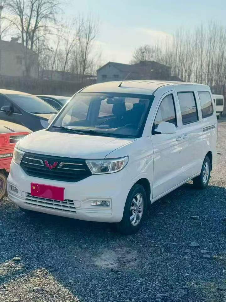 鹤壁22年五菱汽车宏光2