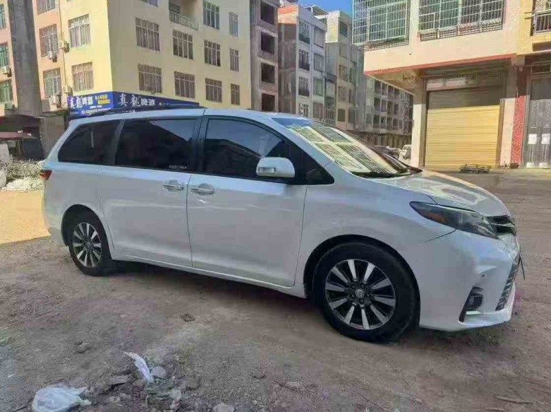 北海16年丰田塞纳2