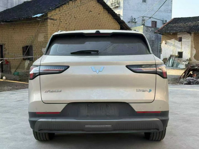 柳州24年五菱汽车星光5