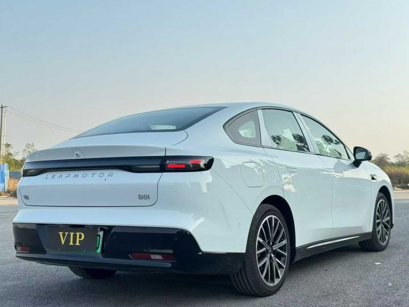 柳州26年零跑汽车C016