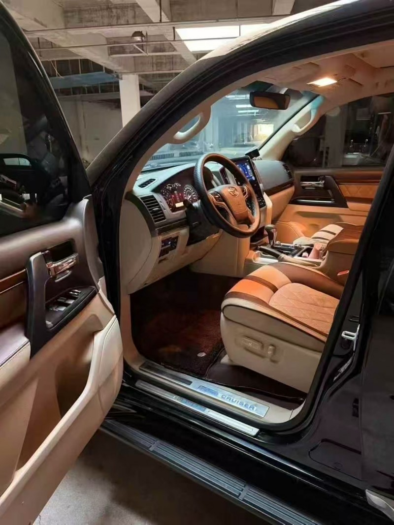 青岛19年丰田兰德酷路泽3