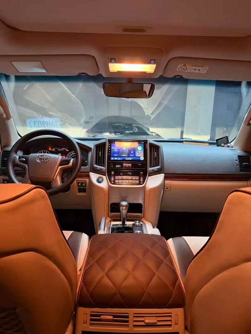 青岛19年丰田兰德酷路泽4