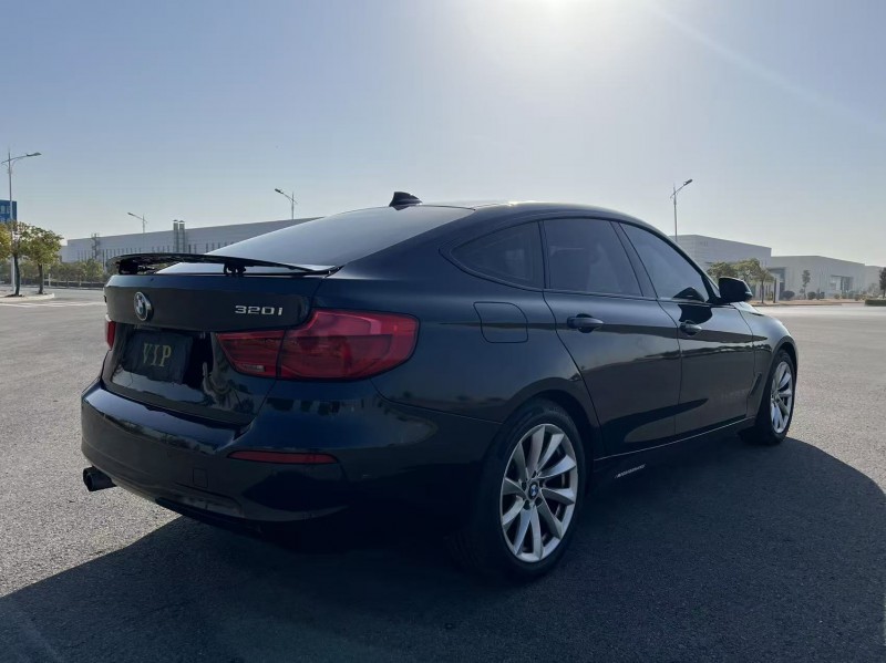 盐城19年宝马3系8