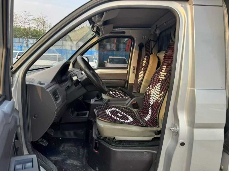 柳州24年五菱汽车新卡6