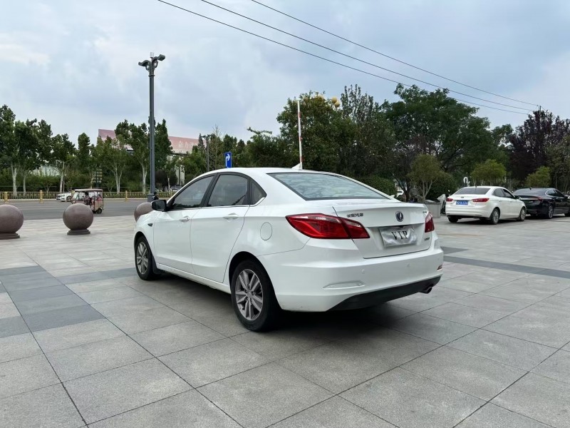 枣庄18年长安汽车逸动8