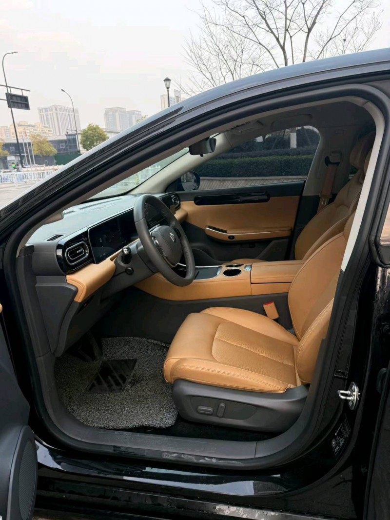 杭州24年零跑汽车C014